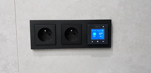 Termostat Regulator pokojowy eTouch ECO z dotykowym ekranem, k. czarny