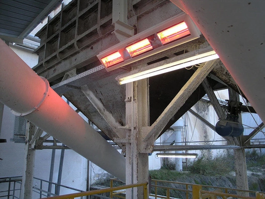 Promiennik elektryczny przemysłowy Helios High Power HPV3-60TX 6kW 400V hala magazyn